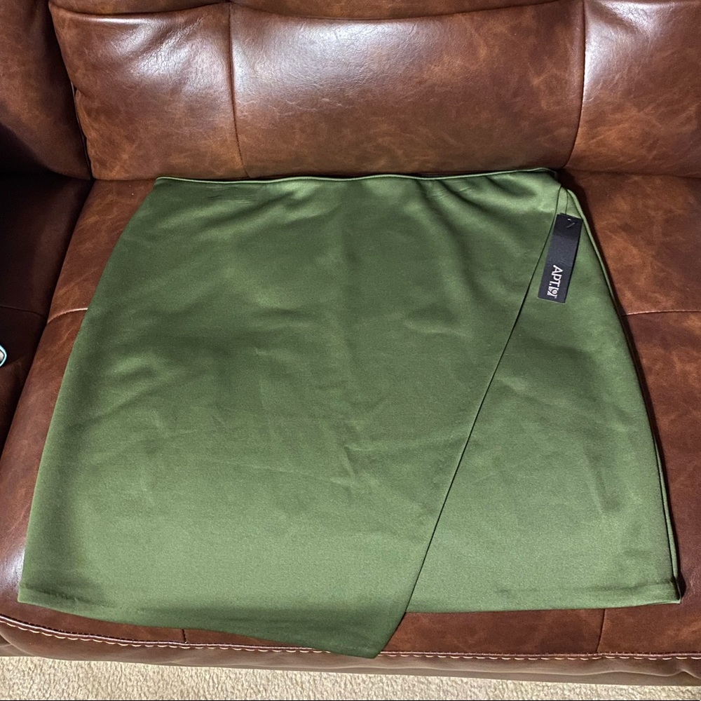 Apt 9 Stretchy Skirt NWT